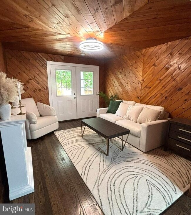 property at 310 Frazer Pl