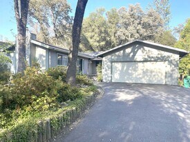 11619 Redwing Ct in Penn Valley, CA - Building Photo