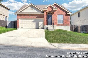 1822 Goldgap Fox in San Antonio, TX - Building Photo