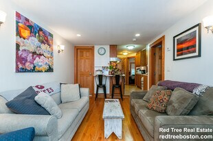 39 Charles St, Unit 4 in Boston, MA - Building Photo