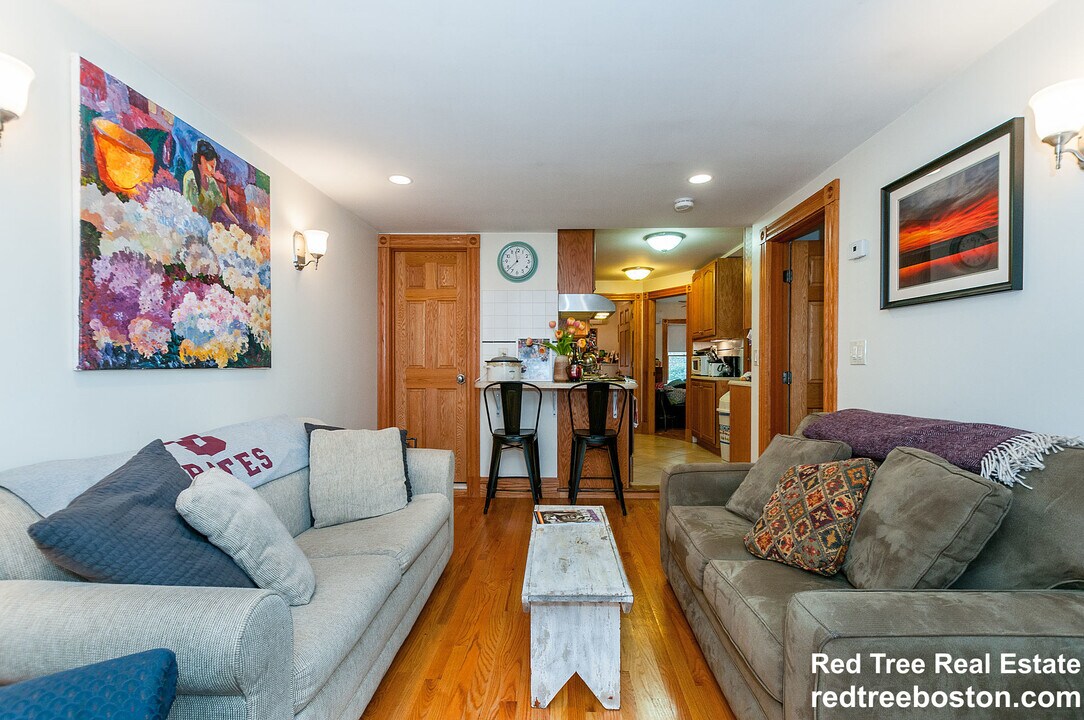 39 Charles St, Unit 4 in Boston, MA - Building Photo