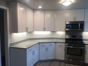 499 Evergreen Ave in Daly City, CA - Foto de edificio - Building Photo