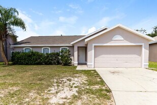 4618 Great Blue Heron Dr in Lakeland, FL - Building Photo