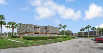 2439 24th Way in West Palm Beach, FL - Building Photo