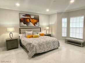 330 Grove Ct in Naples, FL - Building Photo - Building Photo