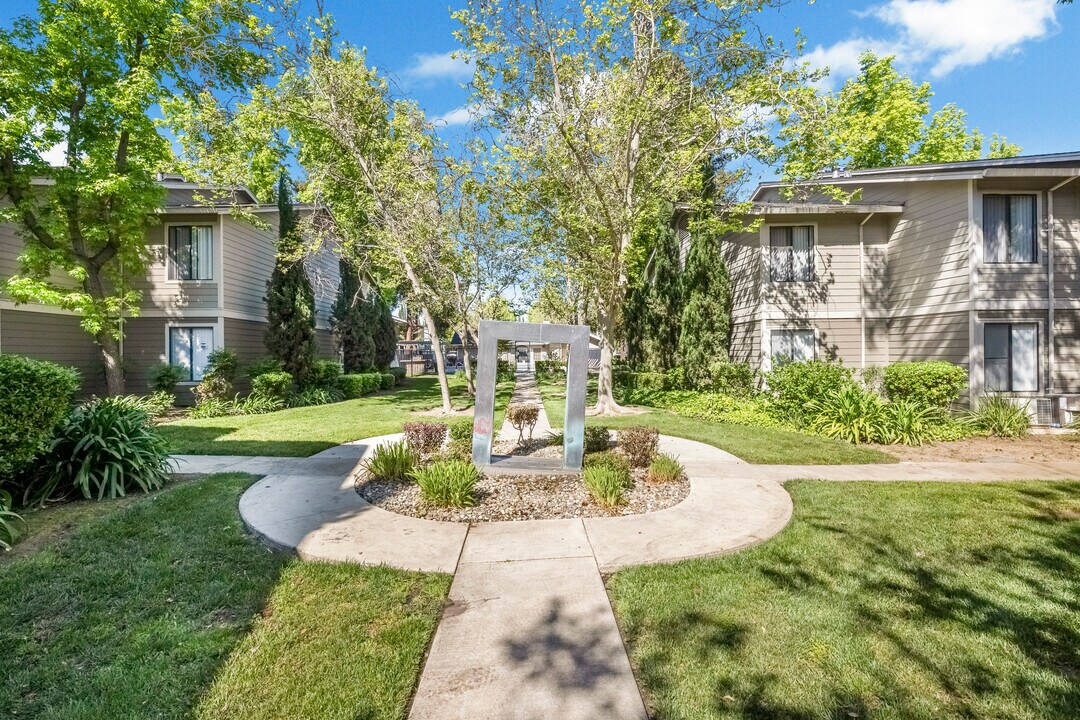 TRACY PARK in Tracy, CA - Foto de edificio
