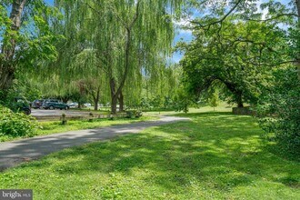 2505 Arlington Blvd in Arlington, VA - Building Photo - Building Photo