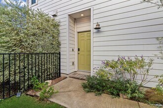 7116 Silver Star Ln in Austin, TX - Building Photo - Building Photo