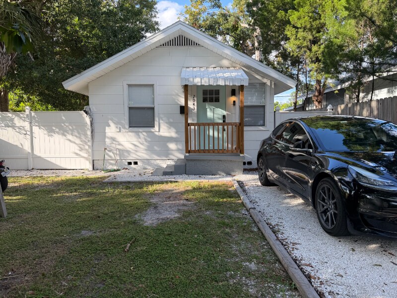 2043 16th Ave S in St. Petersburg, FL - Building Photo