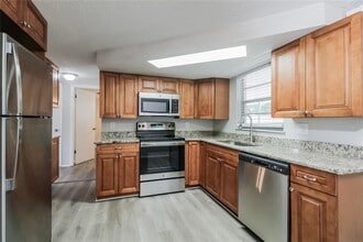 7224 Parrot Dr in Port Richey, FL - Building Photo - Building Photo