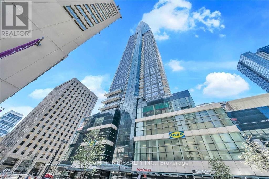388-PH7388 Yonge St in Toronto, ON - Building Photo