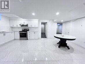 55 Mohandas Dr in Markham, ON - Building Photo - Building Photo