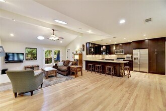 510 Bulian Ln in Austin, TX - Building Photo - Building Photo