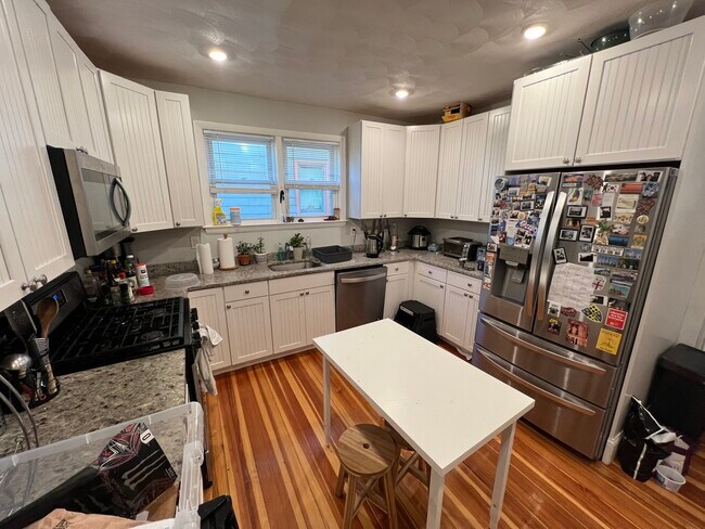 305 Highland Ave, Unit 1 in Somerville, MA - Building Photo - Building Photo