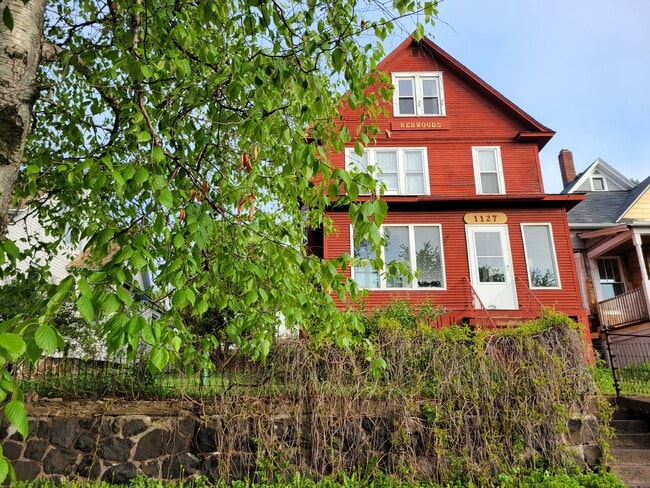 1127 E 6th St, Unit 1 in Duluth, MN - Building Photo - Building Photo