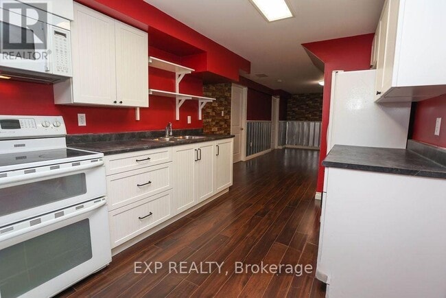 136 Fleming Way in Shelburne, ON - Building Photo - Building Photo