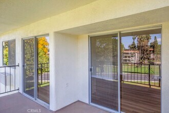 2355 Via Mariposa E, Unit 2B in Laguna Woods, CA - Building Photo - Building Photo