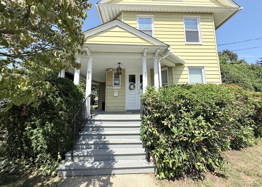 505 Prospect Ave in Mamaroneck, NY - Foto de edificio