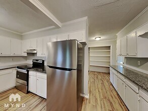 152 Robin Hood Dr in Newnan, GA - Building Photo - Building Photo