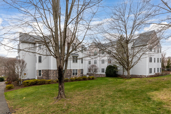 Carriage House in Norwalk, CT - Building Photo - Building Photo