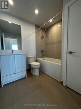 430-430 Square One Dr in Mississauga, ON - Building Photo - Building Photo