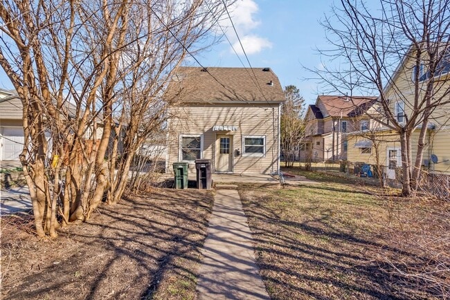 property at 309 W 10th St