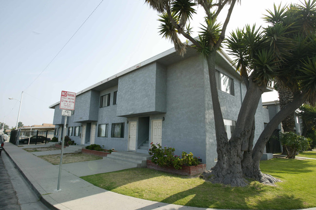 5450 S J St in Oxnard, CA - Foto de edificio - Building Photo