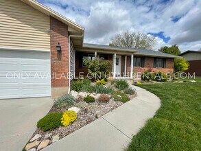 333 Ridge Rd in Orem, UT - Foto de edificio - Building Photo