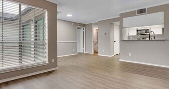 Westmount at River Park Apartments in Fort Worth, TX - Building Photo