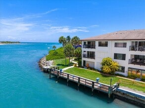 1630 Seaway Dr in Fort Pierce, FL - Building Photo - Building Photo