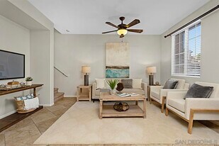 13034 Cadencia Pl in San Diego, CA - Building Photo - Building Photo