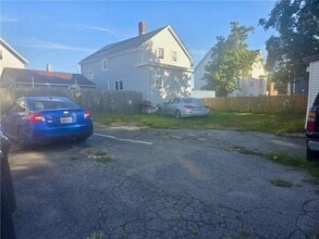 105 Central Ave in Pawtucket, RI - Building Photo - Building Photo