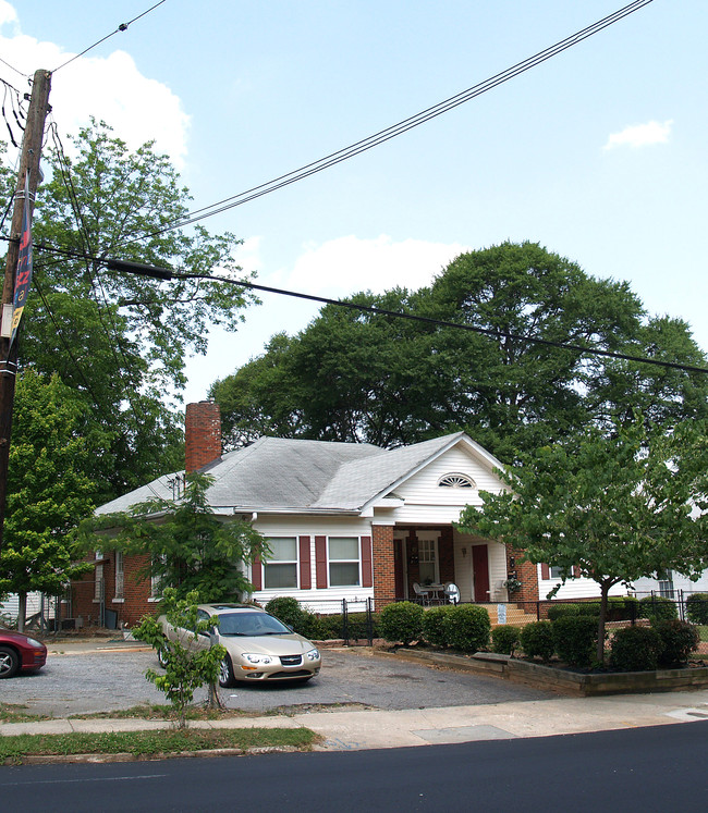 760 Monroe Dr NE in Atlanta, GA - Foto de edificio - Building Photo