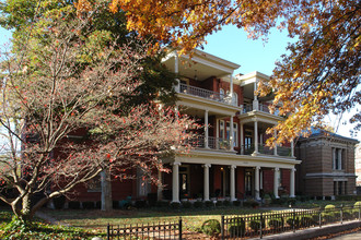 1006 Cherokee Rd in Louisville, KY - Building Photo - Building Photo