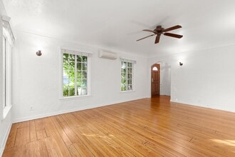 JUDYREX in Beverly Hills, CA - Building Photo - Interior Photo