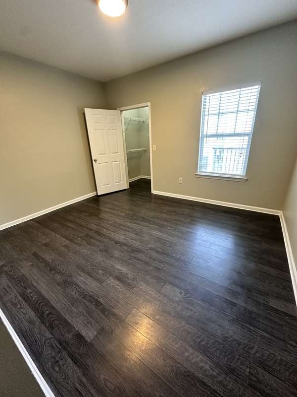 property at 800 Vista Lake Dr