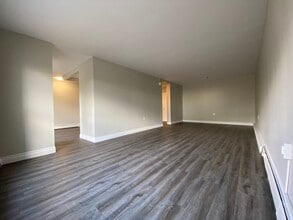 170 Erb St. W, Unit 2 Bedroom Townhome in Waterloo, ON - Building Photo - Building Photo