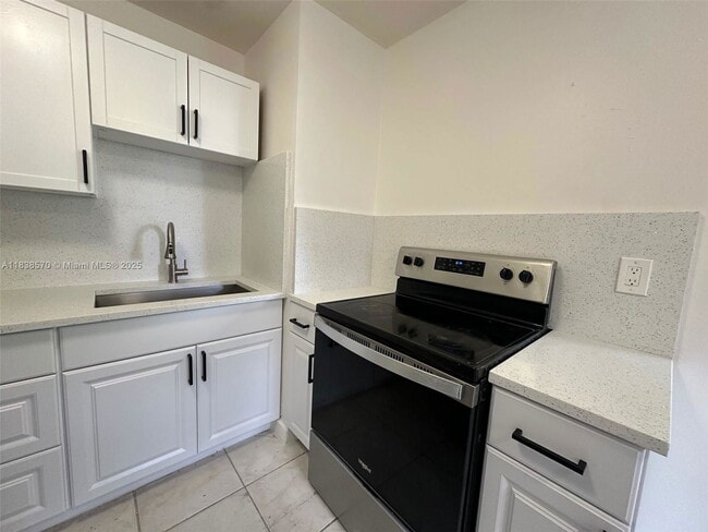 717 NW 5th Ave in Pompano Beach, FL - Building Photo - Building Photo