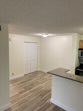 10765 Cleary Blvd, Unit 206 in Plantation, FL - Building Photo - Building Photo