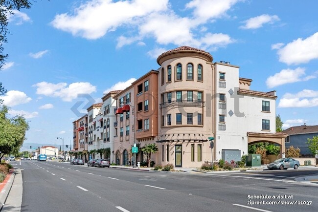 1368 El Camino Real in Santa Clara, CA - Foto de edificio - Building Photo