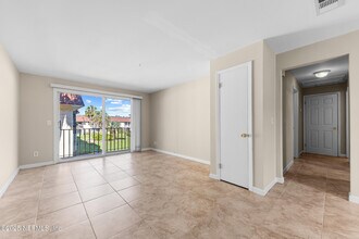 7341 El Ocho Rd in Jacksonville, FL - Building Photo - Building Photo