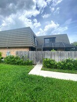 123 1st Way in West Palm Beach, FL - Building Photo