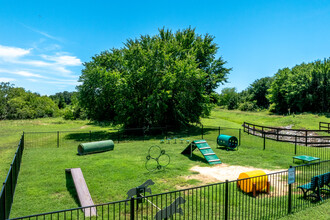 The Woodlands of Denton in Denton, TX - Building Photo - Building Photo