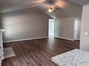 405 Grand Oaks Dr in Goldsboro, NC - Foto de edificio - Building Photo