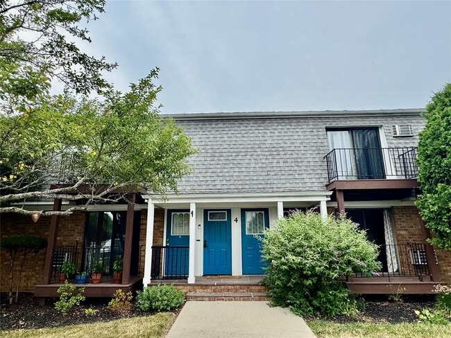 property at 2 Fortune Rd W