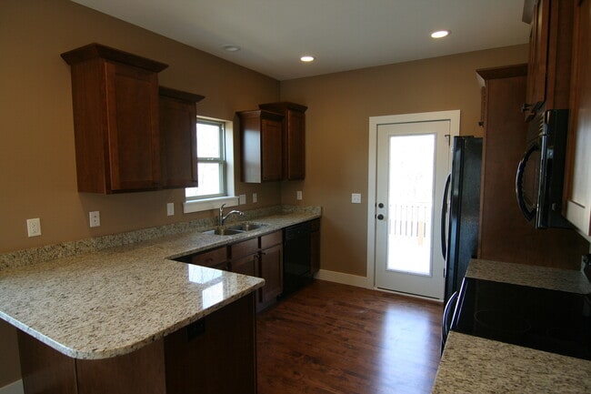 property at 918 Manitou Trail