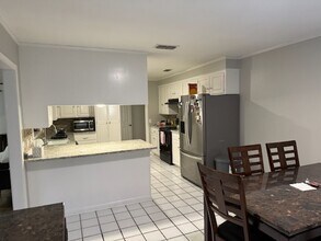 2701 S Boldt Ave in Tyler, TX - Building Photo - Building Photo