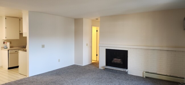 5586 Guilford Rd, Unit 3 in Fitchburg, WI - Foto de edificio - Building Photo