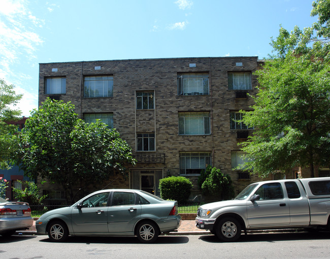 319 3rd St SE in Washington, DC - Building Photo - Building Photo