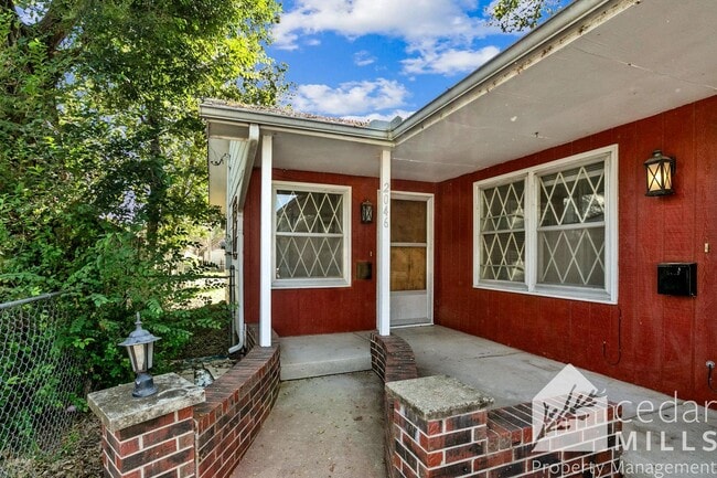 2046 S Gold St in Wichita, KS - Foto de edificio - Building Photo